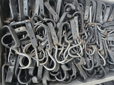 Kavelj za drsni tir / rabljen