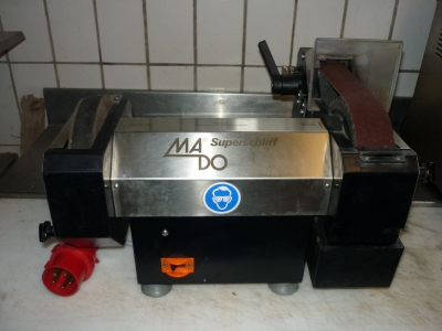 Stroj za brušenje nožev MADO / rabljen 